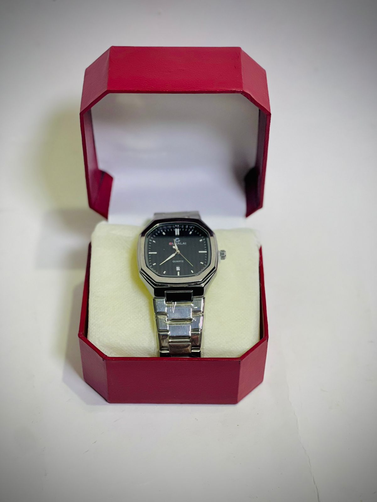 Gusalai Quartz 8113G 22k watch