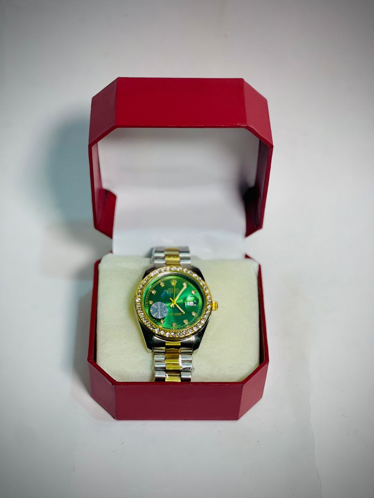 Rolex Oyster Perpetual Date Just Green Screen